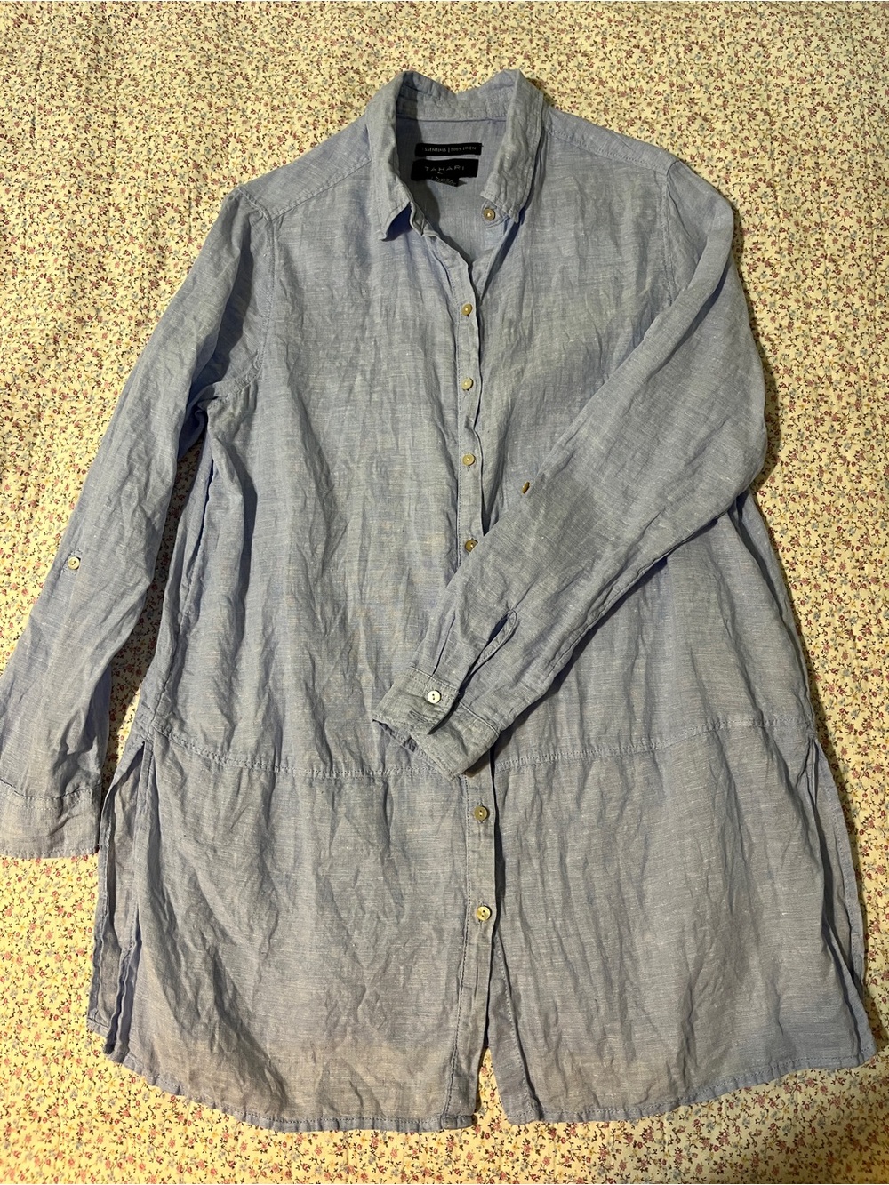 Tahari Light Blue 100% Linen Womens Button-Up Shirt - Roll-tab Sleeves. Medium